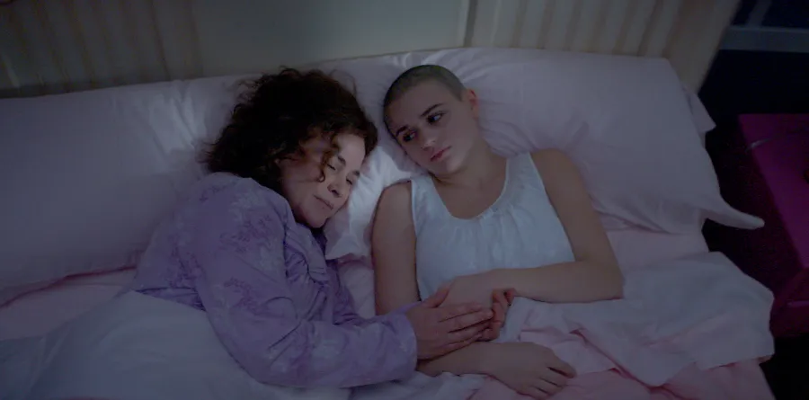 Dee-Dee-Blanchard-(Patricia-Arquette)-and-Gypsy-Rose-Blanchard-(Joey-King)-The-Act-2