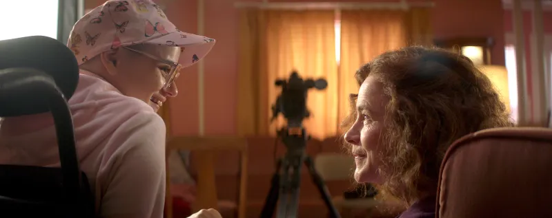 Dee-Dee-Blanchard-(Patricia-Arquette)-and-Gypsy-Rose-Blanchard-(Joey-King)-The-Act-3