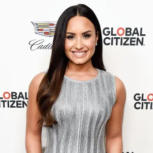 Demi Lovato Knocks Boxing Trainers Tooth Out Fierce Punch