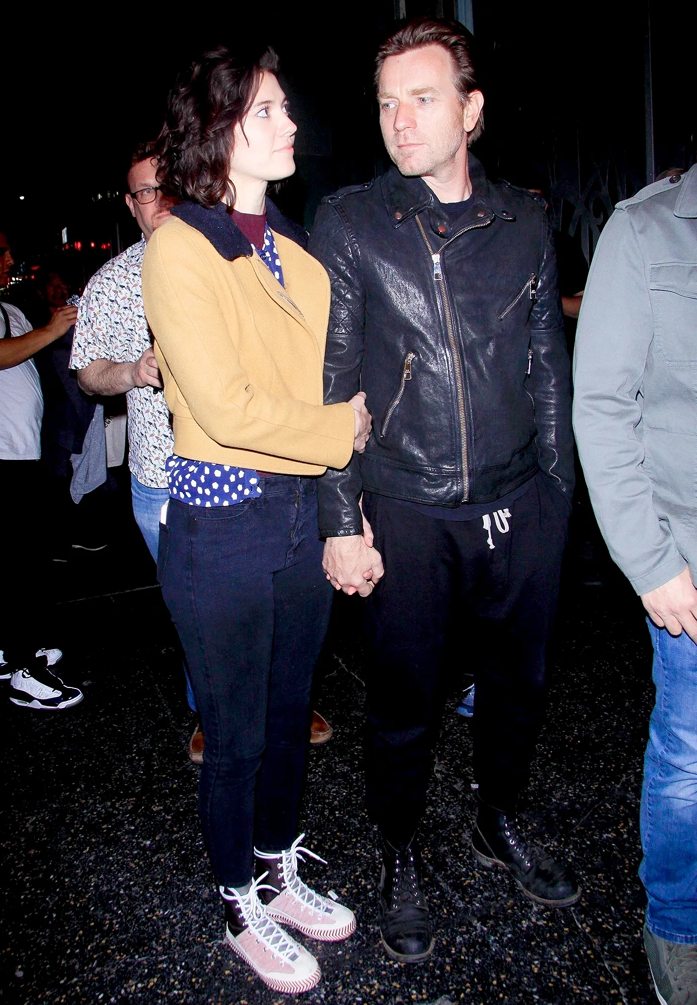 Ewan-McGregor-and-girlfriend-Mary-Elizabeth-Winstead