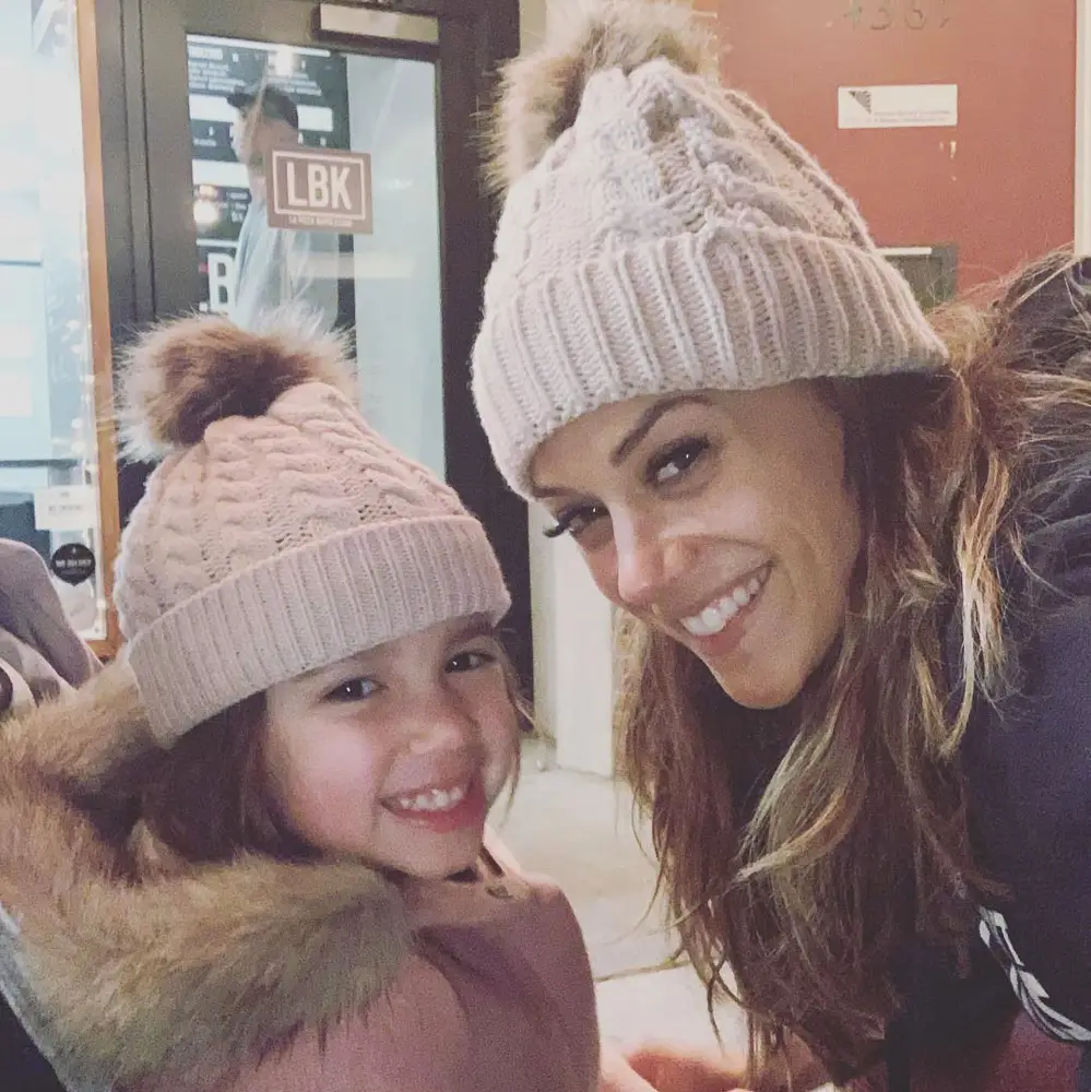 Jana Kramer Claps Back Mom Shamers Daughter Temper Tantrum