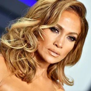 Jennifer Lopez's Manicurist Reveals the Exact Nail Polish She Was Wearing In Her Engagement Photos