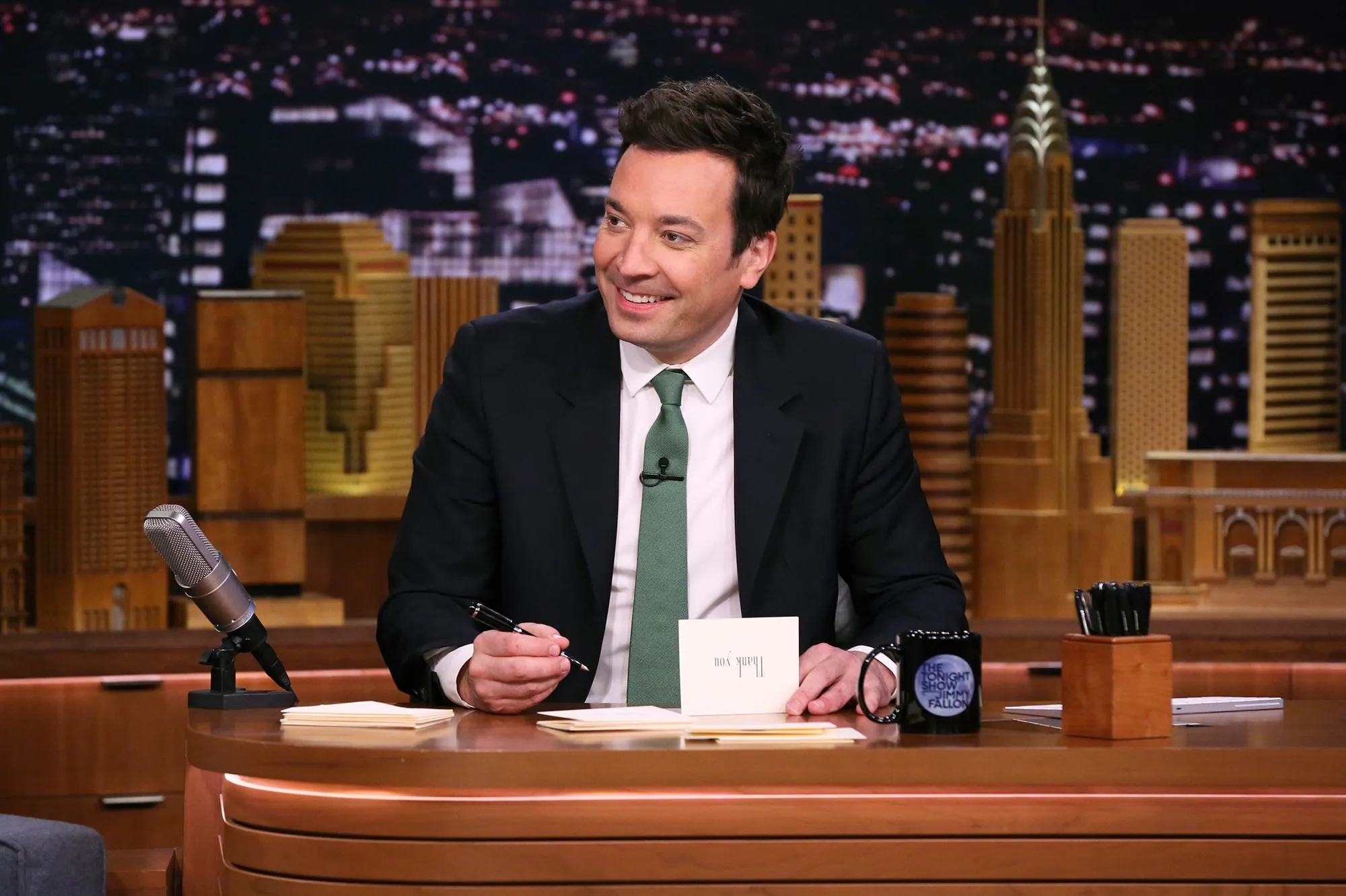 Jimmy Fallon Poured Out Beer to Customers at NYC Bar on St. Paddy’s Day