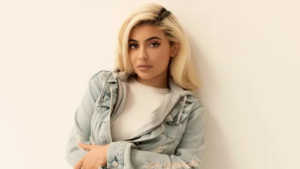 Kylie Jenner Shows Us How to Style the New Kendall x Kylie Handbag Collection