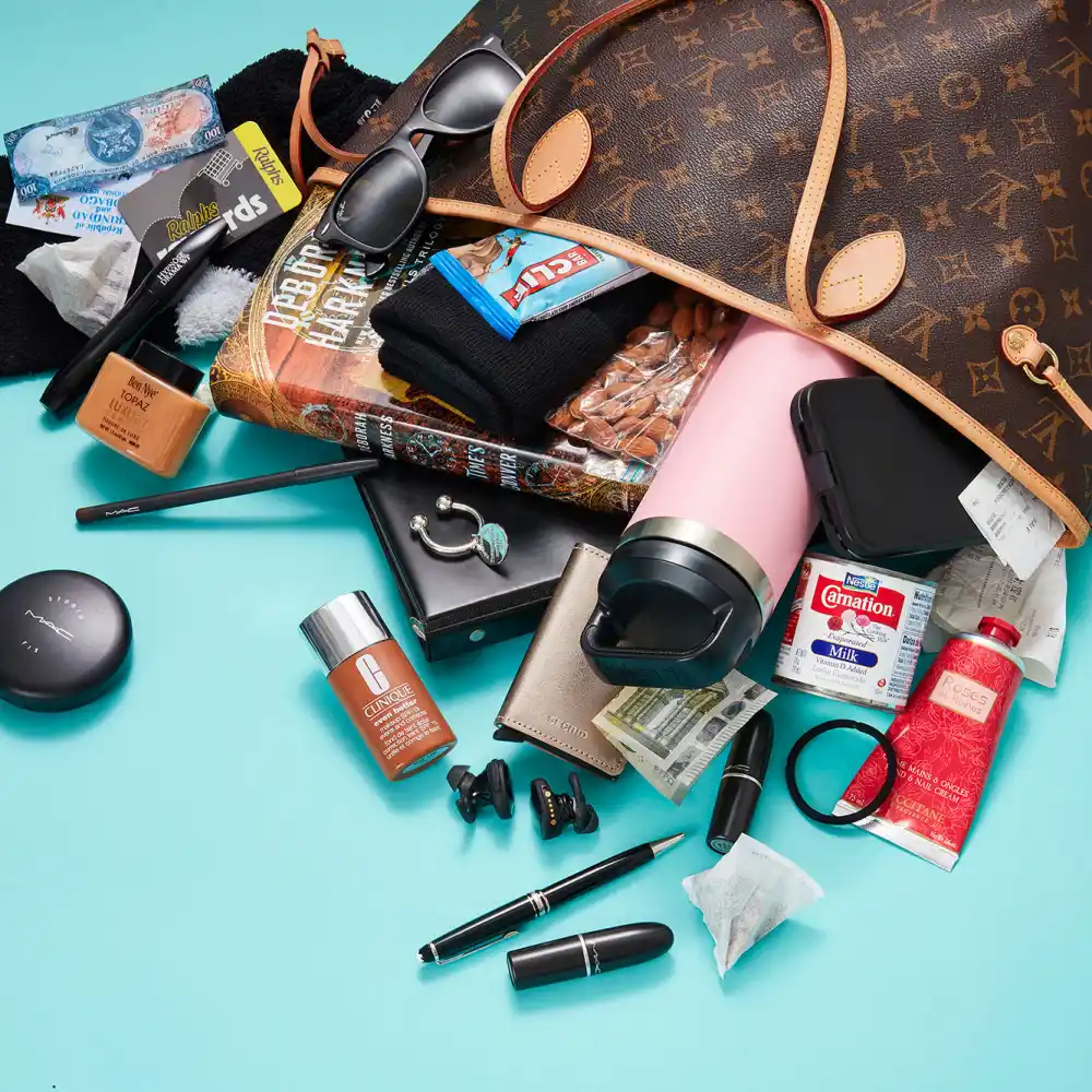 Lorraine Toussaint: What&sup1;s in My Bag?