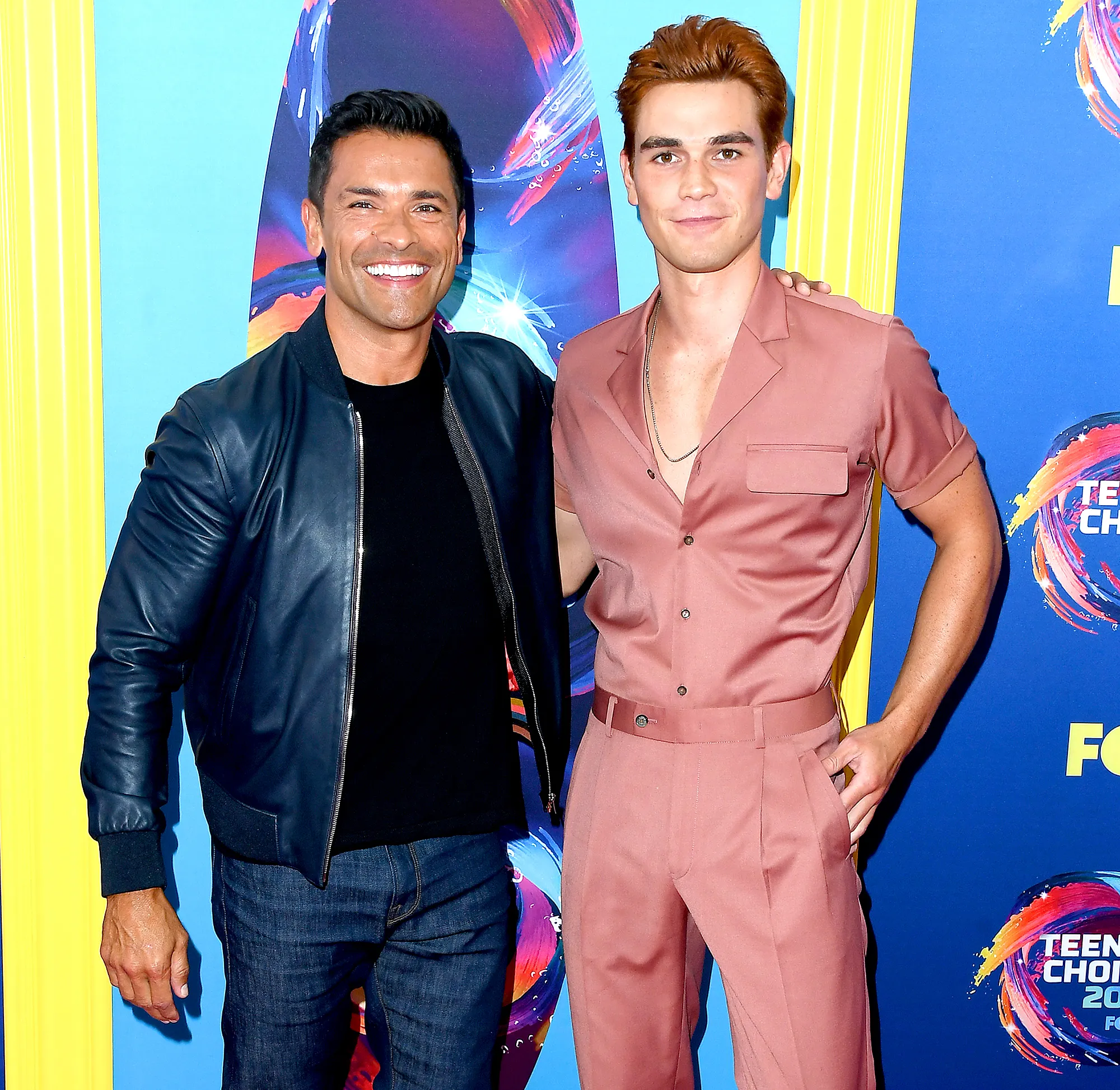 Mark-Consuelos-Trolls-KJ-Apa-With-His-Insanely-Ripped-Abs