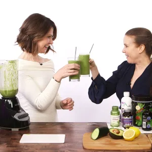 Nutrition Expert Naomi Whittel Shows Us How to Make a Keto-Friendly, Stress-Busting, Beauty-Boosting Breakfast Shake