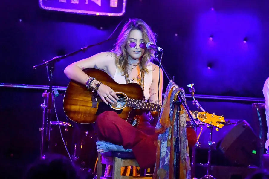 Paris Jackson performance