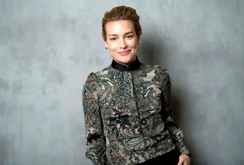 Piper Perabo Doesn’t Have Plans For Children After She ‘Hit the Jackpot’ With Her Stepdaughter