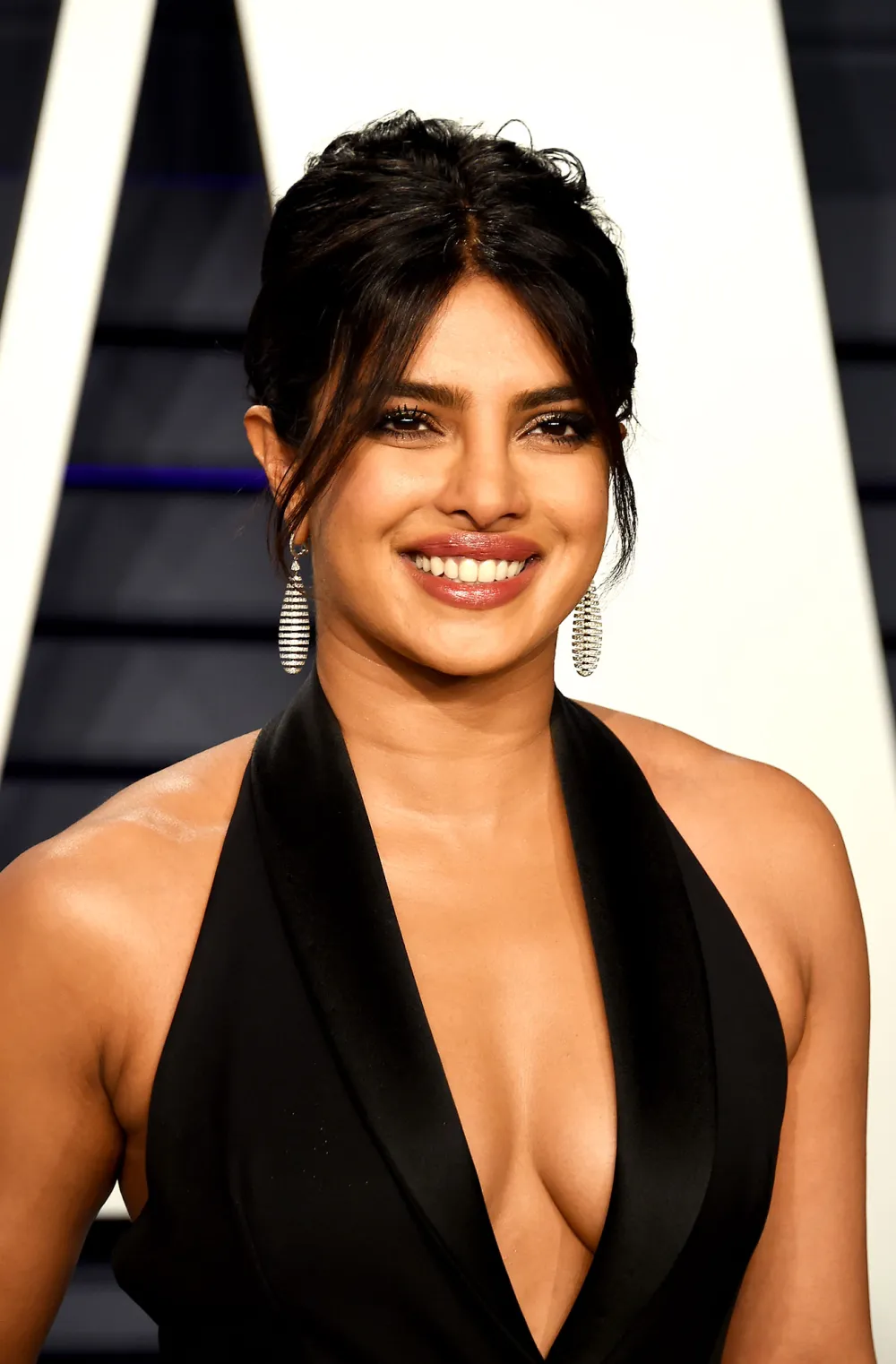 Priyanka Chopra's Makeup Artist Gives Us Her Spring Smokey Eye Tips