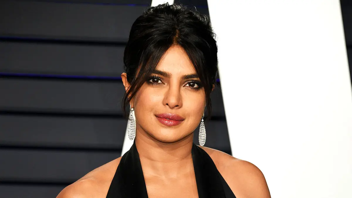 Priyanka Chopra's Makeup Artist Gives Us Her Spring Smokey Eye Tips