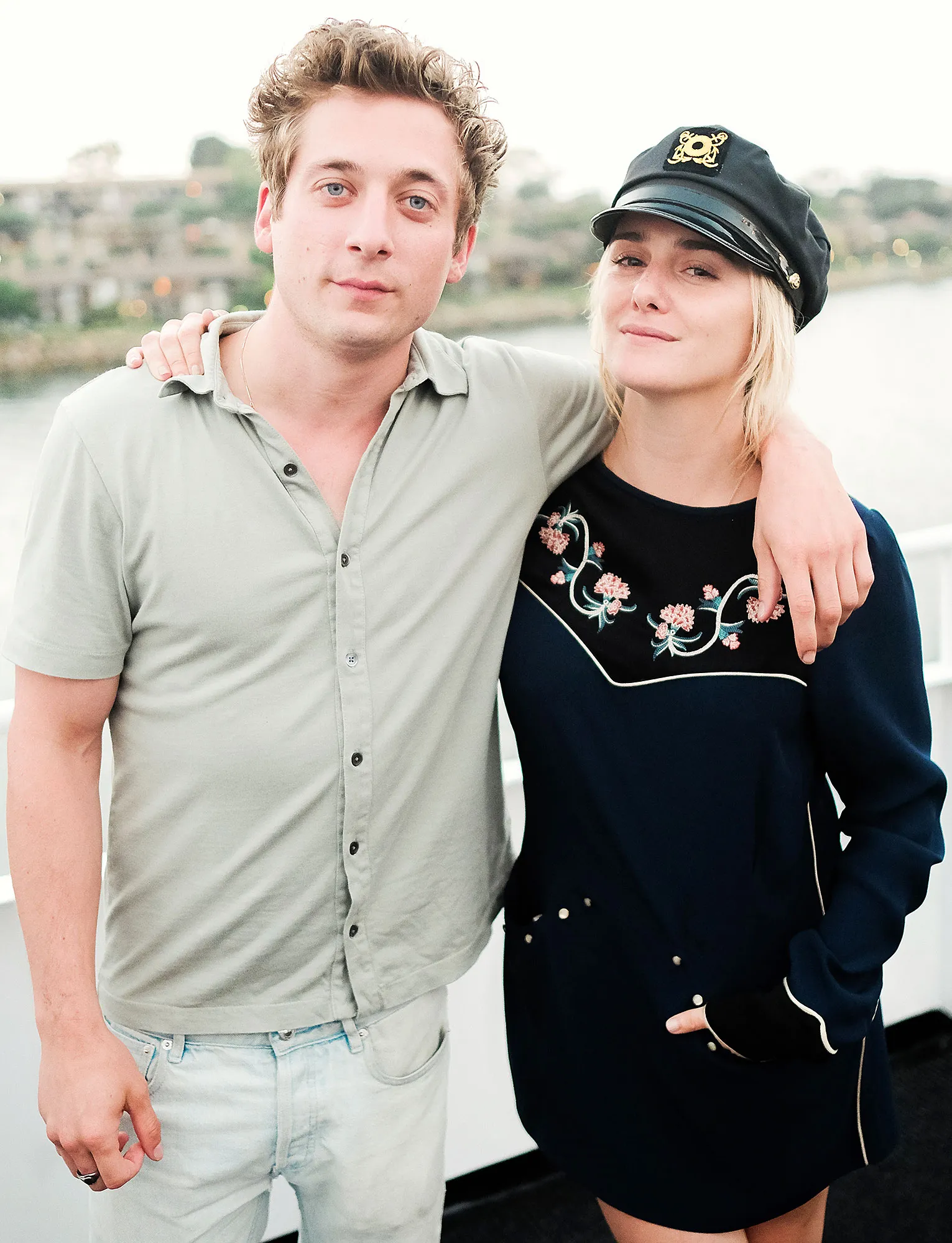 Shameless Jeremy Allen White Learns Parenting Skills From Wife