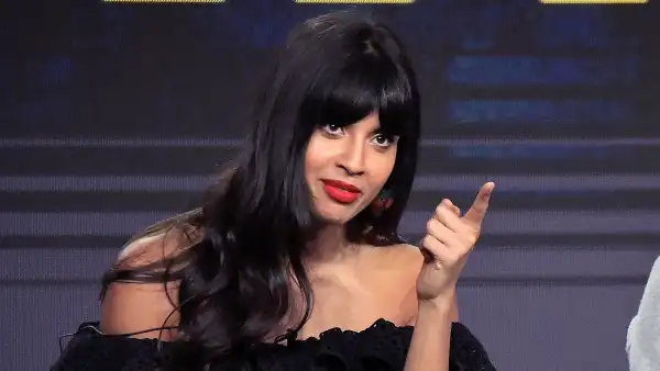 jameela-jamil-slams-photoshop