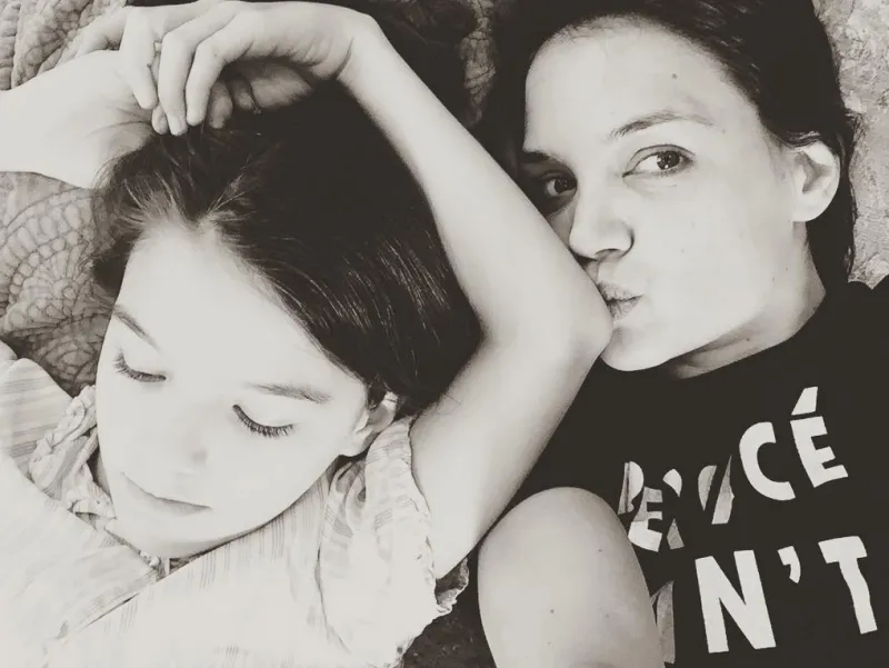 katie-holmes-suri-cruise-Pucker-Up