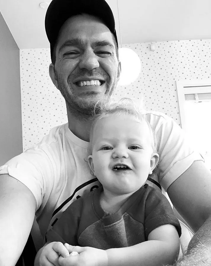 Andy-Grammer-daughter