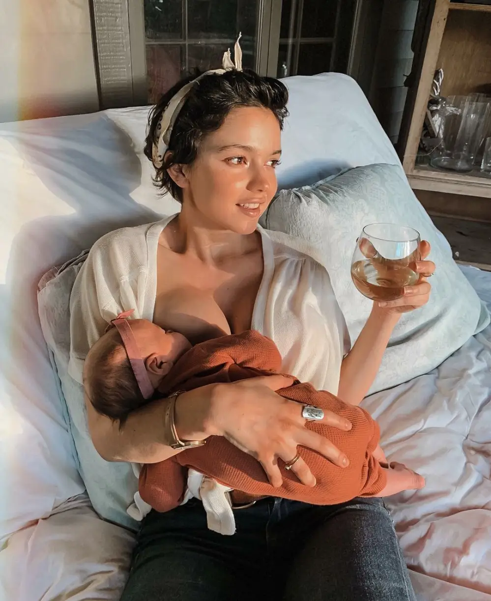 Bekah Martinez Breast-Feeds Daughter Before Drinking Wine