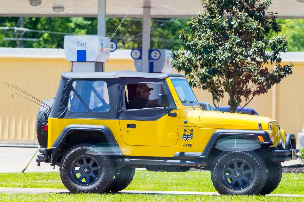 Britney-Spears-father-Jamie-spotted-post-surgery