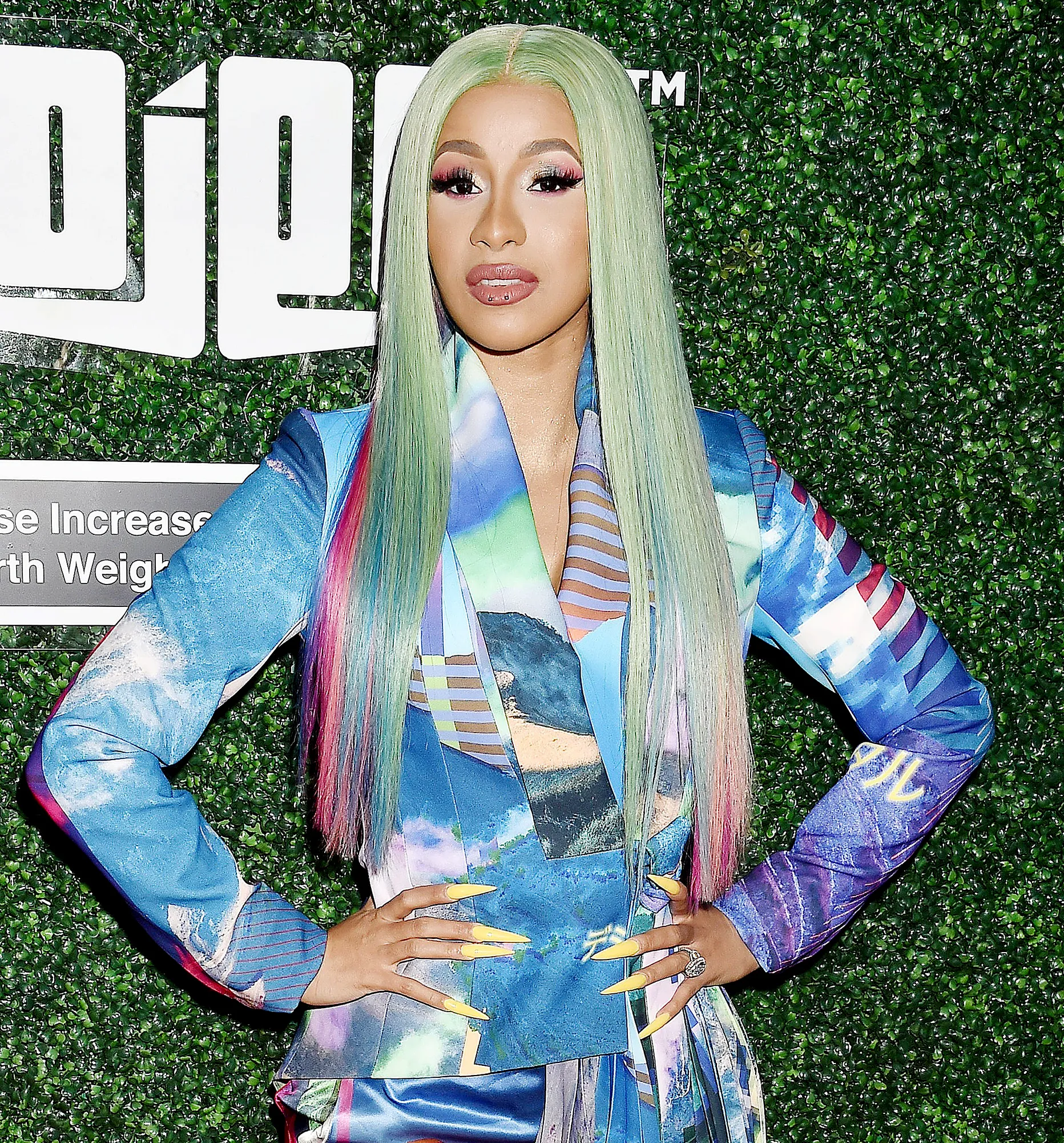 Cardi-B-shares-pic-of-Kulture