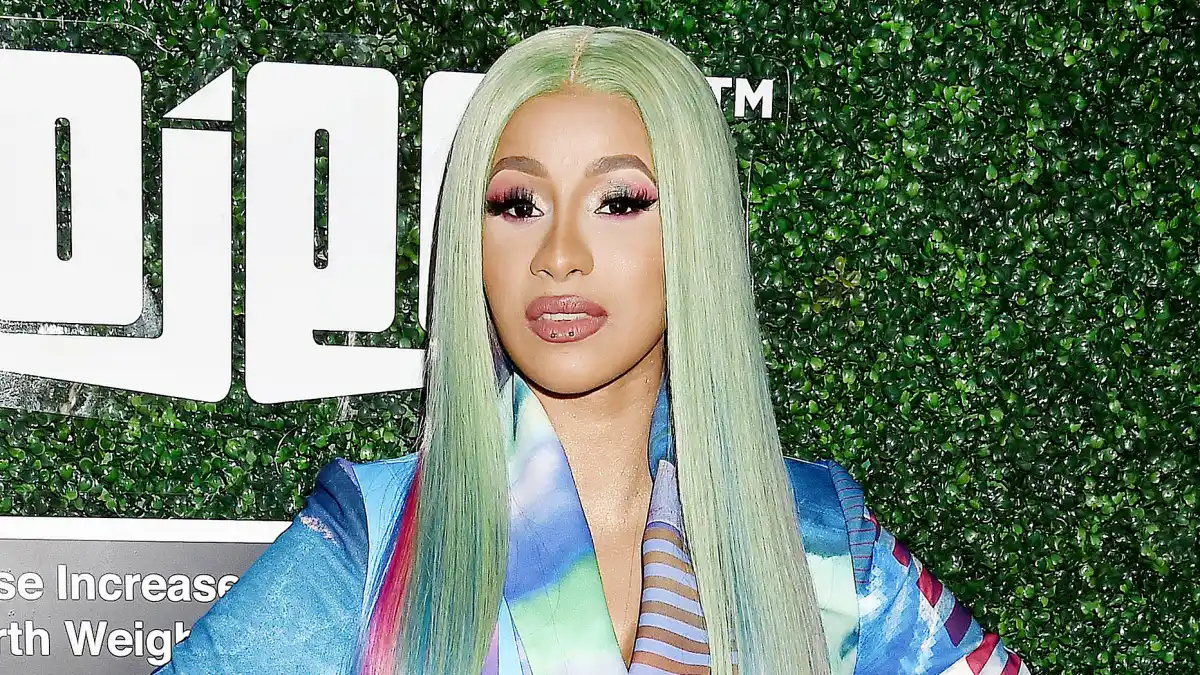 Cardi-B-shares-pic-of-Kulture