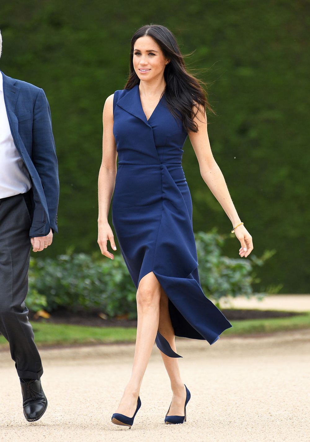 Duchess Meghan's Blue vs. Pink Maternity Looks