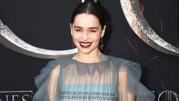 Mother of Makeup! Exactly How to Recreate Emilia Clarke's Red Hot ŒGame of Thrones¹ Premiere Look