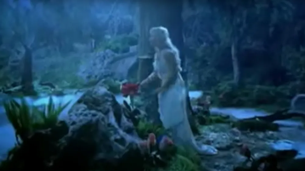 Hannah Channels Britney Spears in New &lsquo;Bachelorette&rsquo; Promo