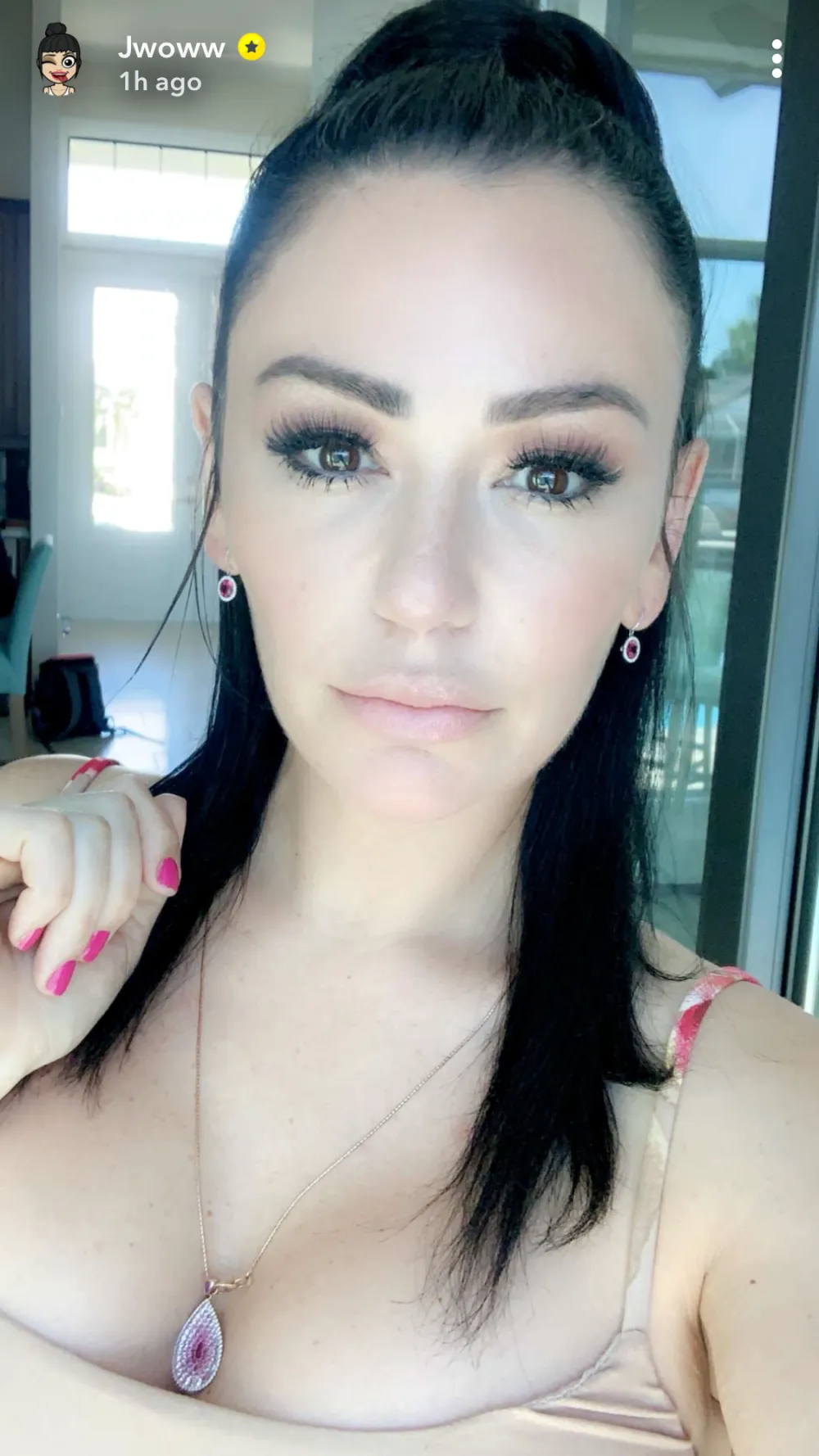 Jenni &lsquo;JWoww&rsquo; Farley Shares Photo on Date With Mystery Man: She&rsquo;s &lsquo;Moved On&rsquo;