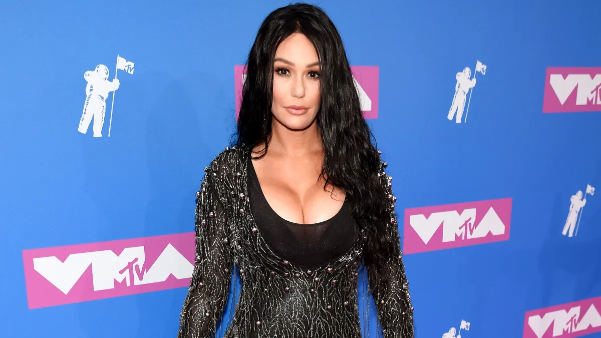 Jenni 'JWoww' Farley Makes Her Relationship With Boyfriend Zack Clayton Carpinello Instagram Official MTV Video Music Awards 2018