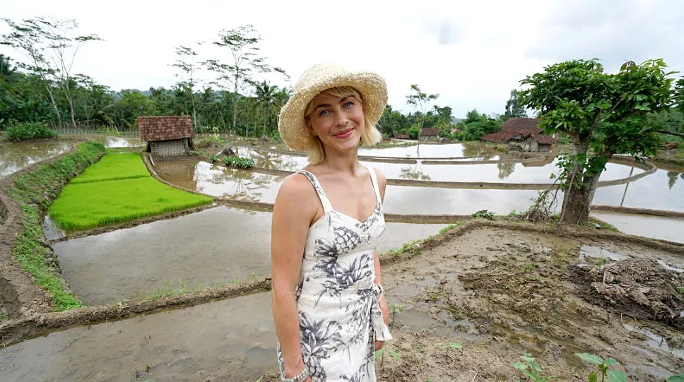 Julianne Hough Almost Shaved Head