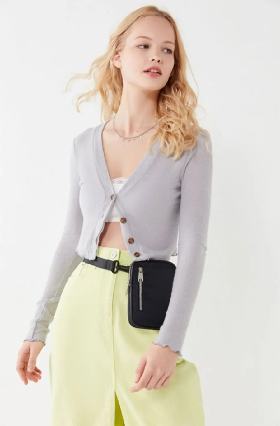 Kendal Jenner Is Bringing Back the Cropped Cardigan ‹ and So Can You