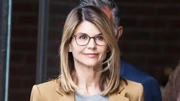 Lori Loughlin Arrives Court College Admissions Scandal