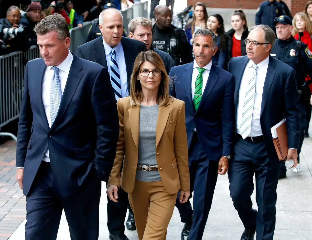 Lori-Loughlin-Mossimo-Giannulli-court