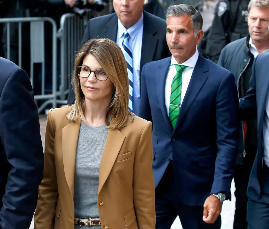 Lori-Loughlin-and-Mossimo-Giannulli-court