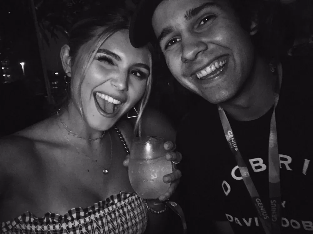 Olivia Jade Parties With YouTube Stars Amid College Scandal