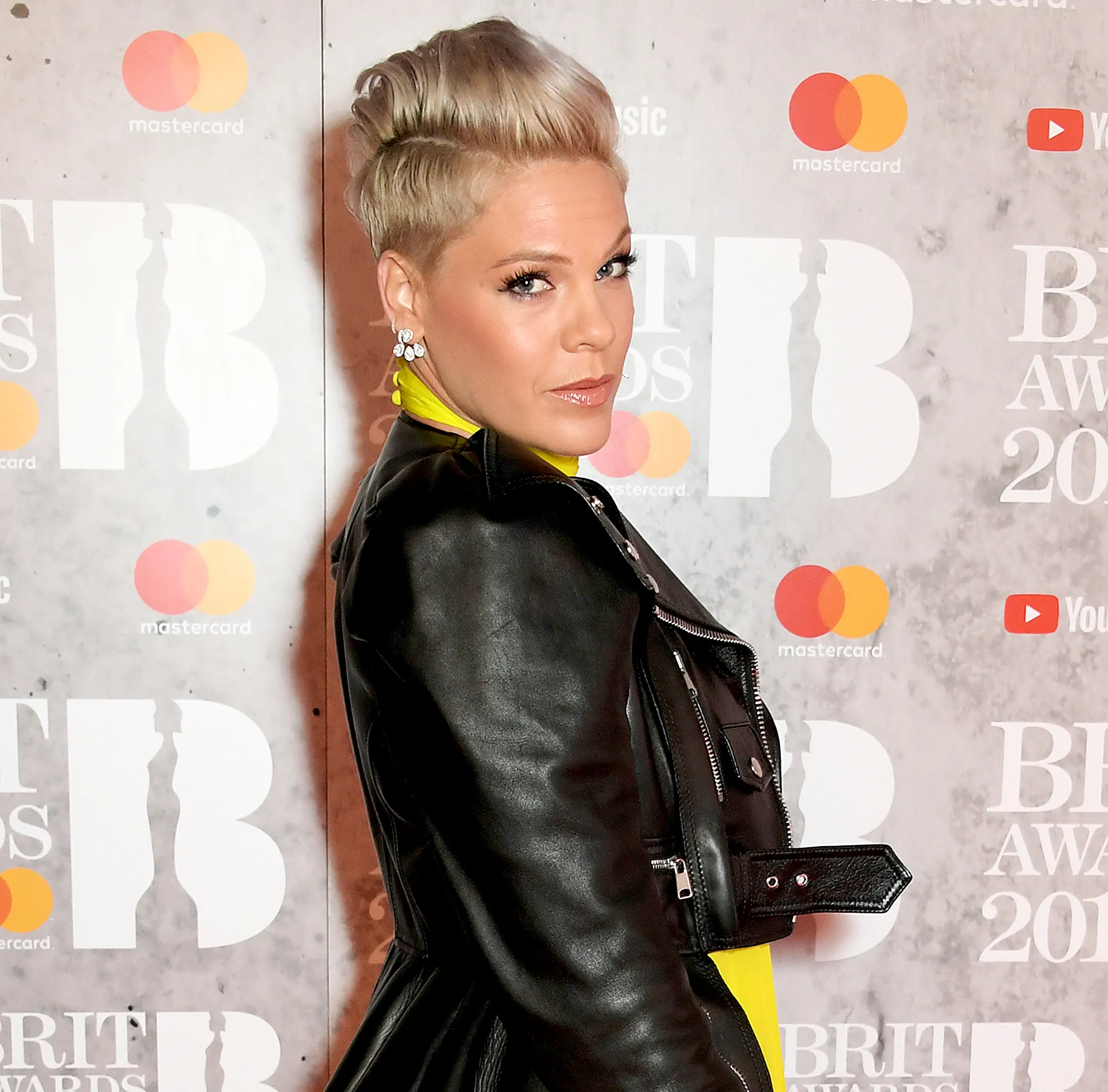 Pink-Opens-Up-About-Anxiety-and-Suicide