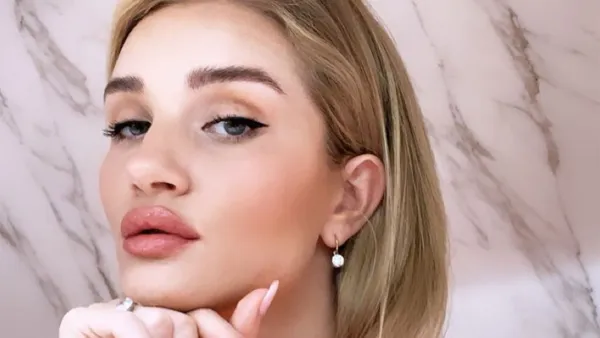 Rosie Huntington-Whitely Gives Us the Spring Power Suit Inspo We Didn't Know We Needed