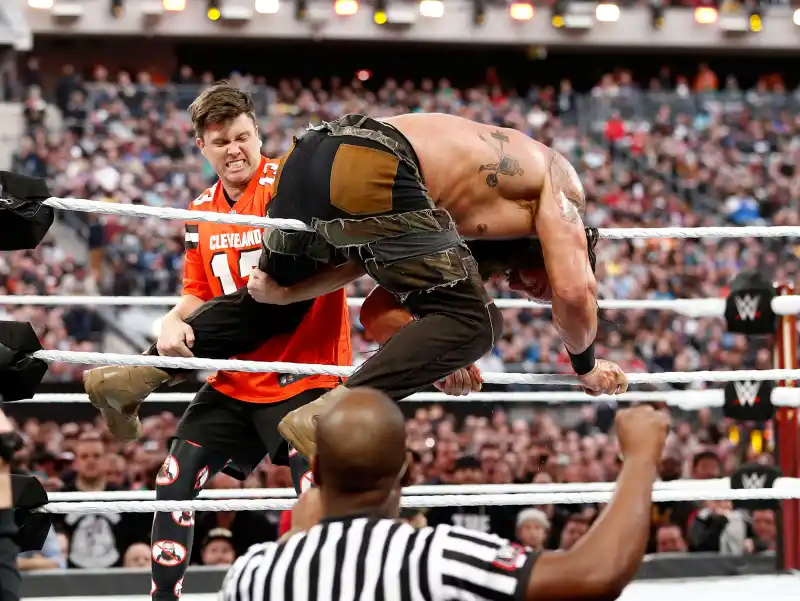 Saturday Night Live's Colin Jost and Michael Che Make WWE Debut