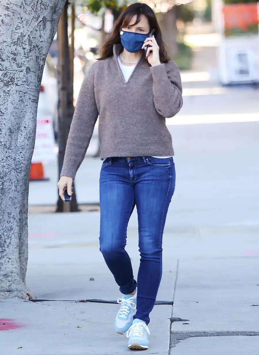 See Jennifer Garner's Fashion Evolution On and Off the Red Carpet: From Glitzy Gowns to Chic Jeans