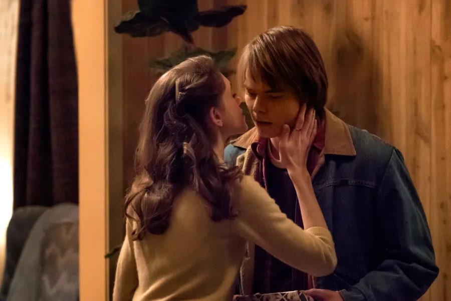 TV Couples Who Dated IRL Nancy and Jonathan Stranger Things