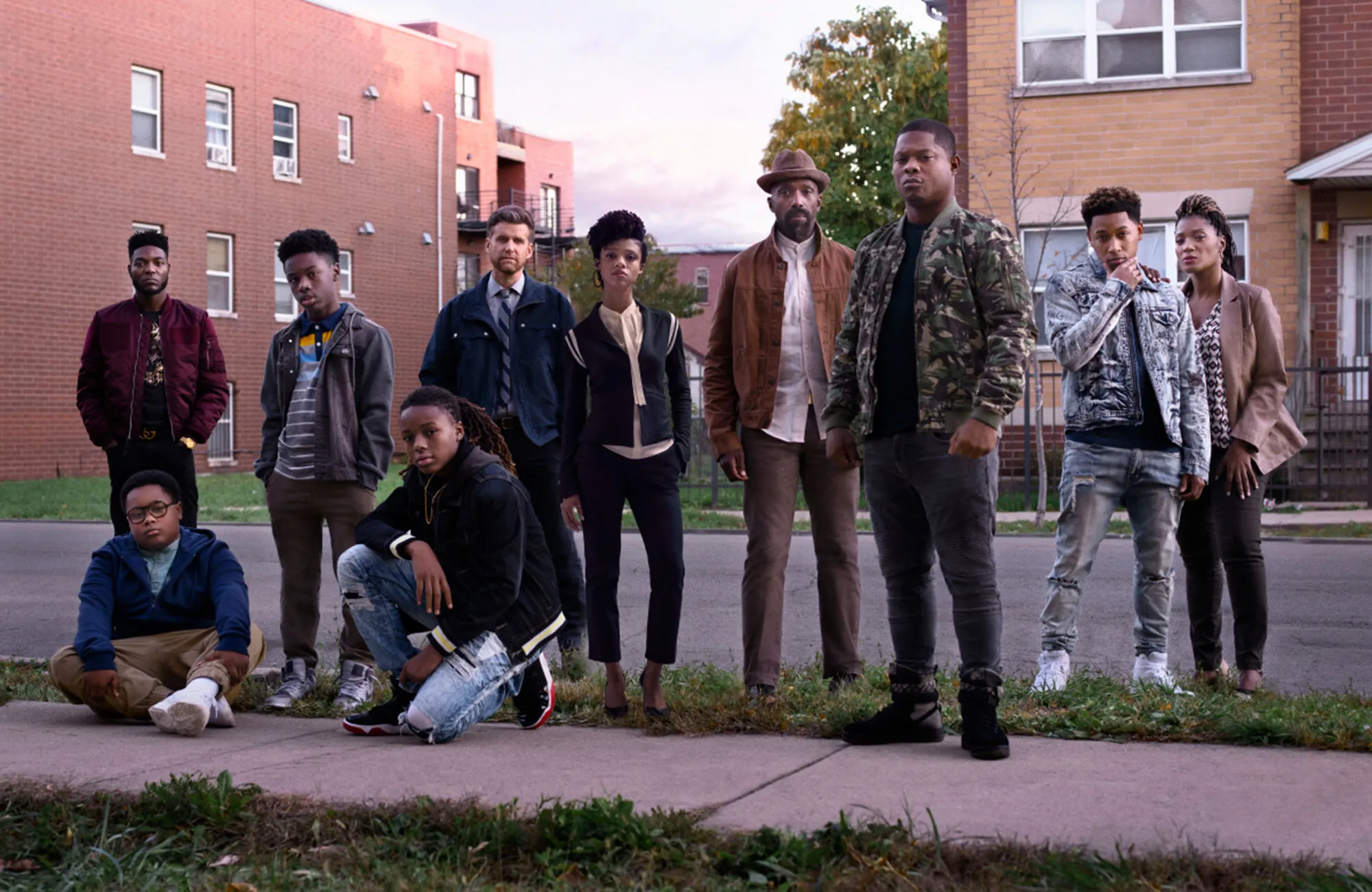Barton Fitzpatrick as Reg, Alex R. Hibbert as Kevin, Shamon Brown Jr. as Papa, Michael Epps as Jake, Armando Riesco as Detective Cruz, Tiffany Boone as Jerrika, Ntare Guma Mbaho Mwine as Ronne, Jason Mitchell as Brandon, Jacob Latimore as Emmett and Yolanda Ross as Jada in THE CHI
