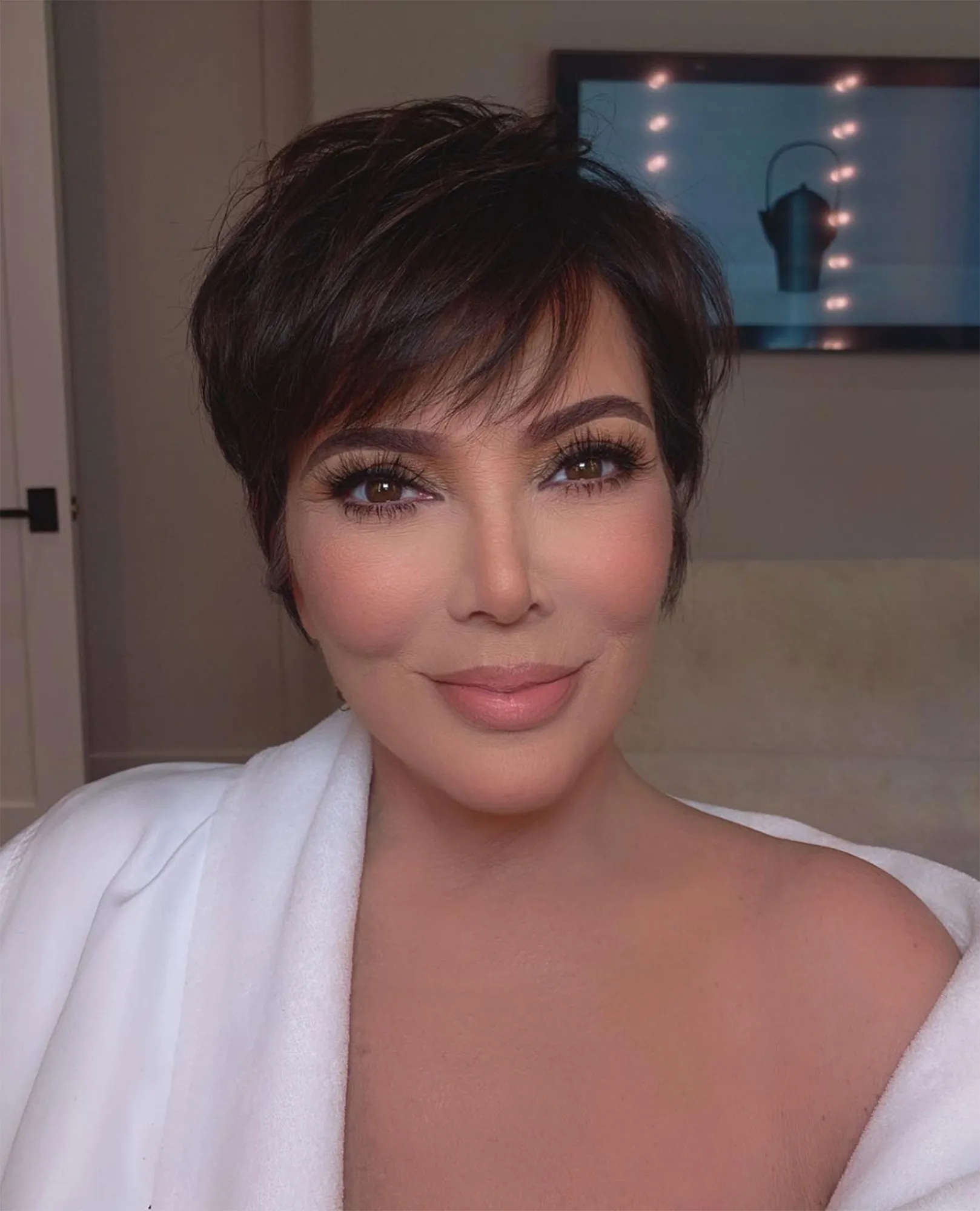 The Unexpected Trick to Kris Jenner's #Flawless Makeup