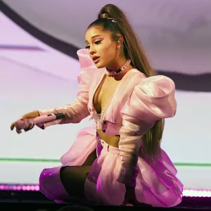 Ariana Grande’s Throat ‘Closed’ Following ‘Unfortunate Allergic Reaction’