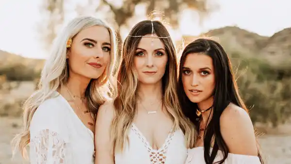 Bachelor Carly Waddell Jade Roper Jewelry Line Reviver