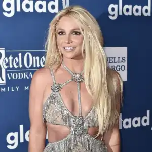 Britney Spears Demonstrates Summer Workout Moves