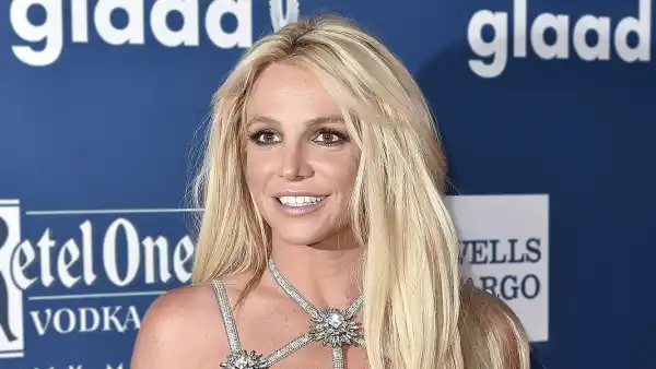 Britney Spears Demonstrates Summer Workout Moves