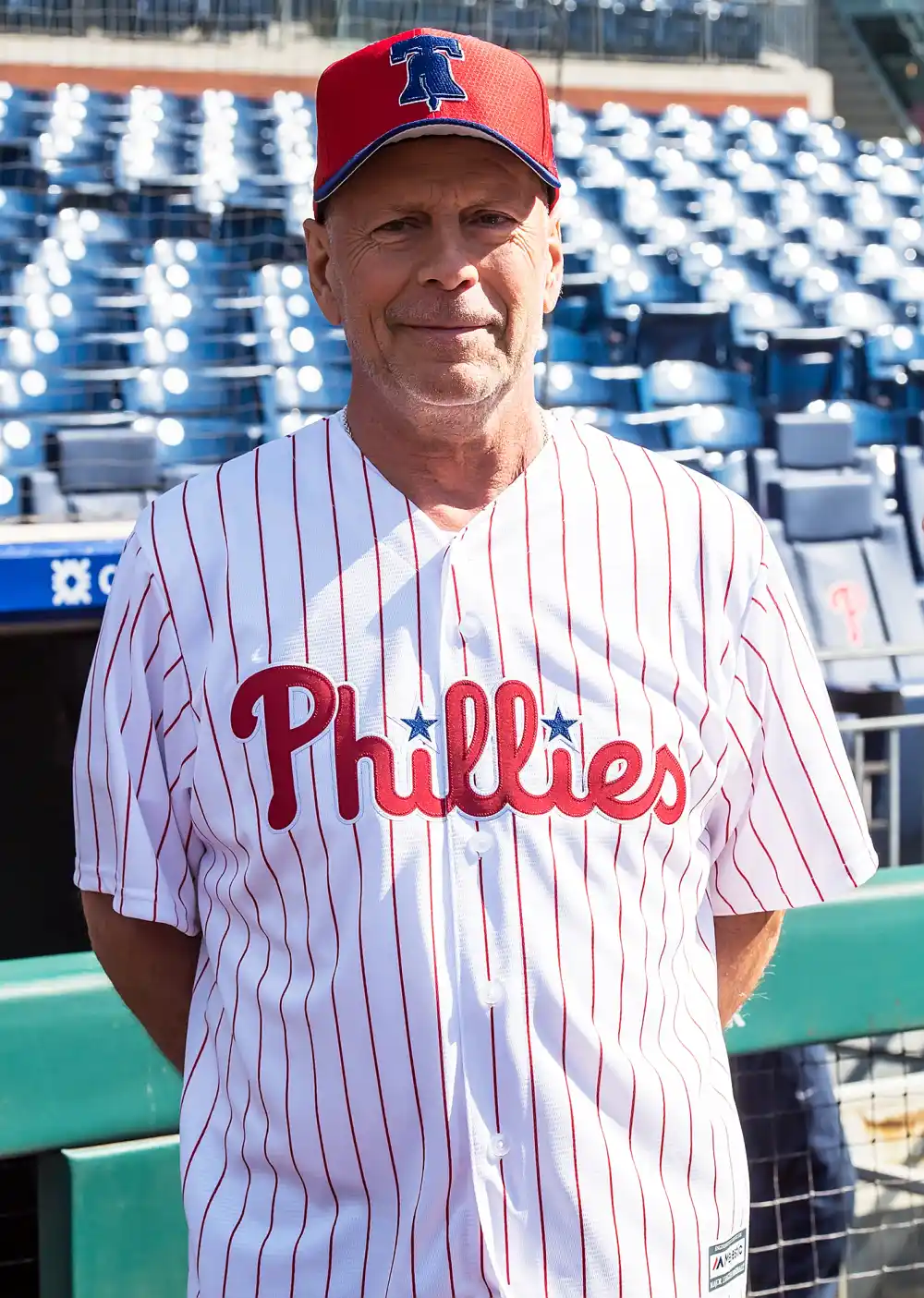 Bruce Willis Booed First Pitch Phillies Brewers Game