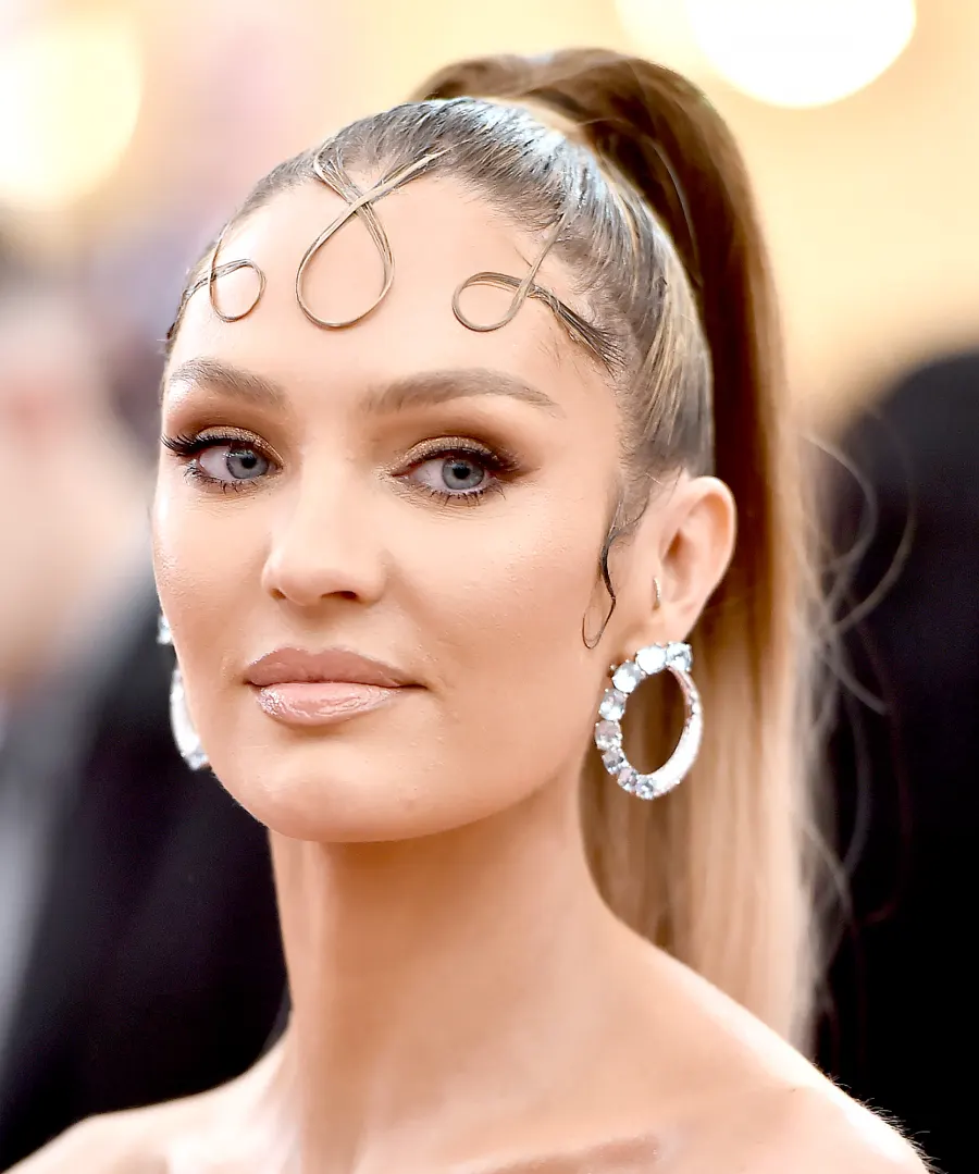 Candice-Swanepoel-Met-Gala-2019