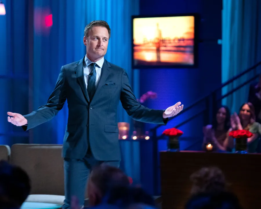 Celebs Weigh in on Kelly Ripa vs ‘The Bachelor’ Chris Harrison on The Bachelor