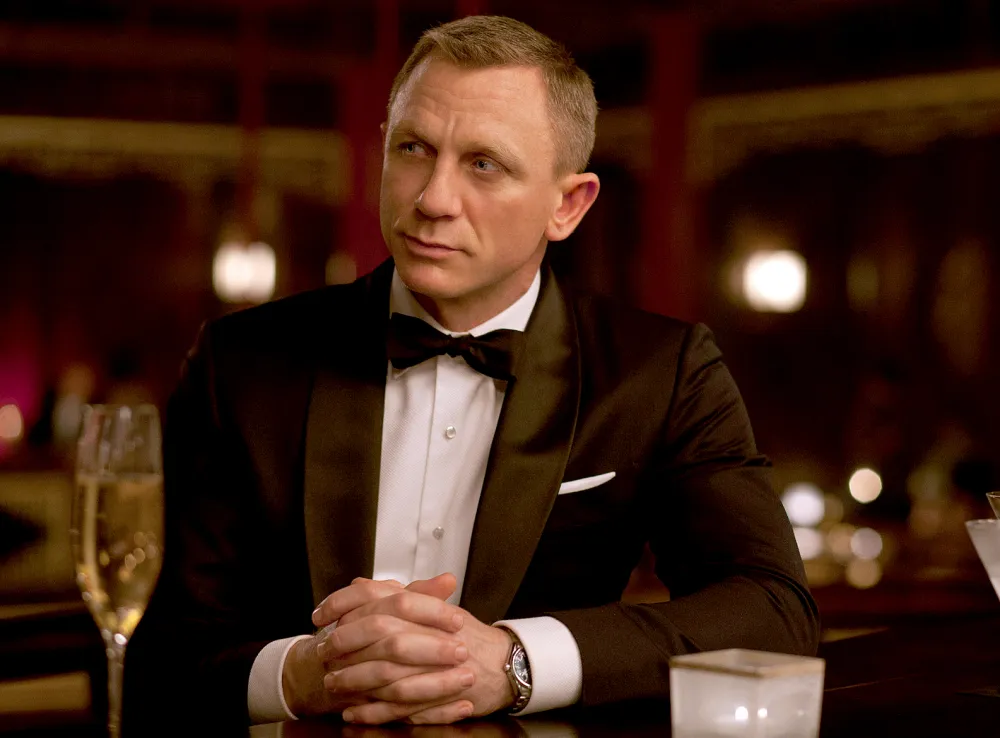 Daniel Craig Injured Bond 25 Filming Suspended