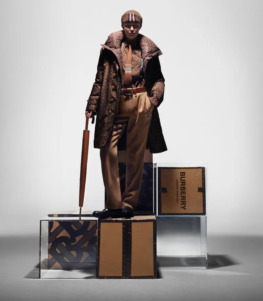 Gigi-Hadid-Gender-Bending-Burberry-Campaign